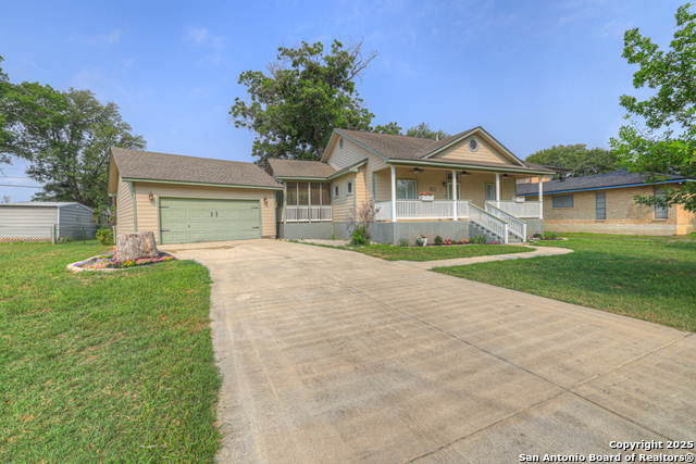 Listing photo id 1 for 141 Rio Grande