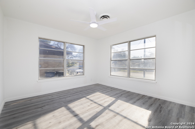 Image 12 of 48 For 636 Southeast Terrace