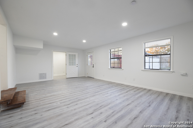 Image 14 of 48 For 636 Southeast Terrace