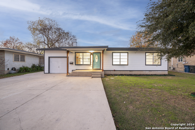 Image 2 of 48 For 636 Southeast Terrace