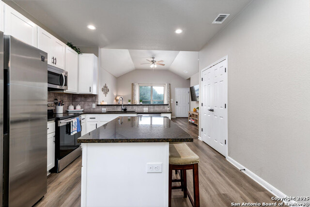 Image 17 of 29 For 1547 Bonnyview Drive