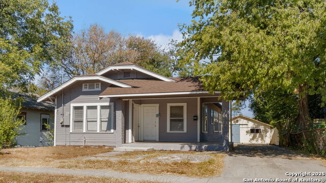 Image 3 of 26 For 2629 Houston St E