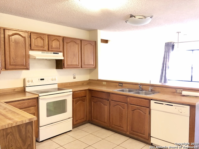Image 10 of 24 For 2107 Crested Walk Dr