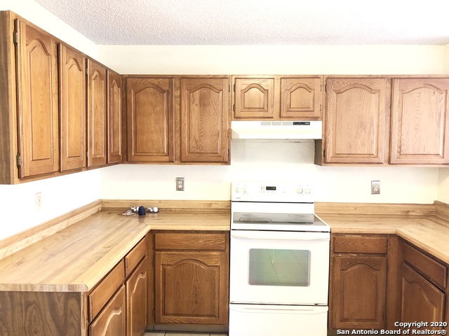 Image 11 of 24 For 2107 Crested Walk Dr