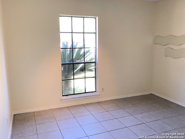 Image 15 of 24 For 2107 Crested Walk Dr