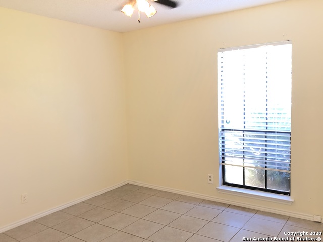 Image 16 of 24 For 2107 Crested Walk Dr