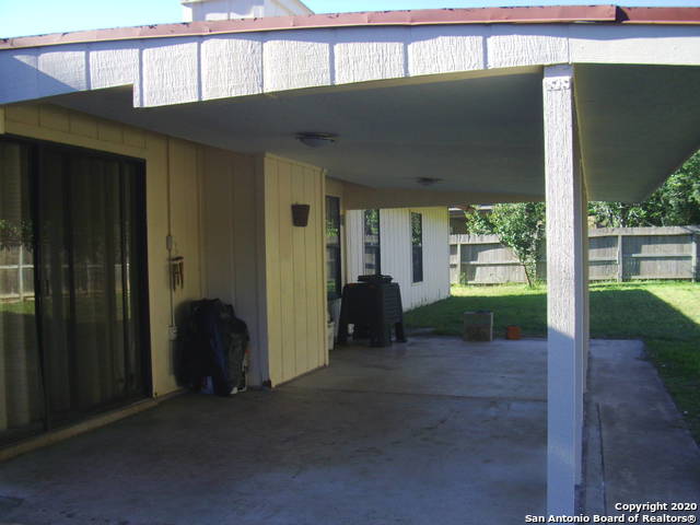 Image 21 of 24 For 2107 Crested Walk Dr