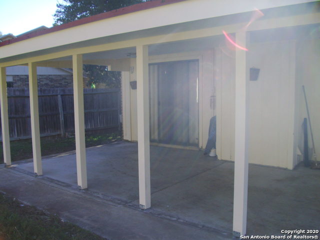 Image 22 of 24 For 2107 Crested Walk Dr