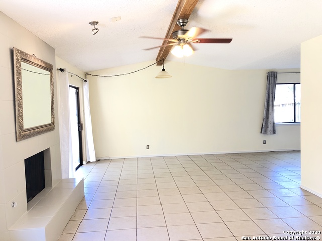 Image 5 of 24 For 2107 Crested Walk Dr
