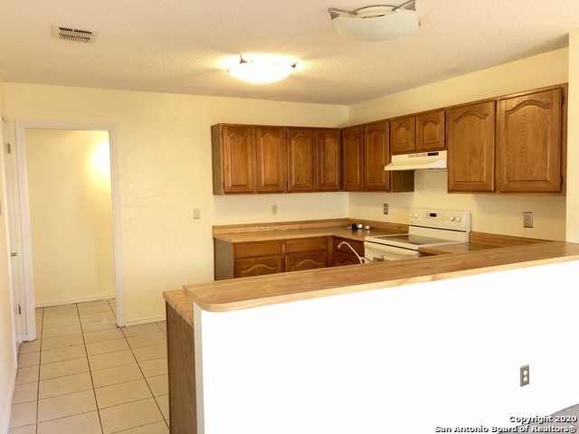 Image 9 of 24 For 2107 Crested Walk Dr