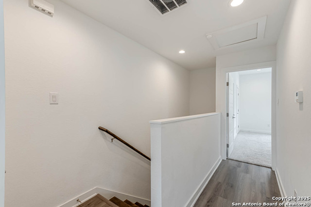 Image 21 of 32 For 210 Poplar St W 108