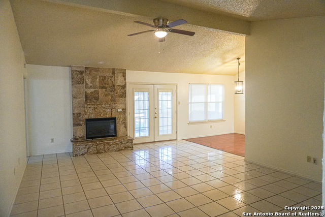 Image 2 of 13 For 189 Meadowland