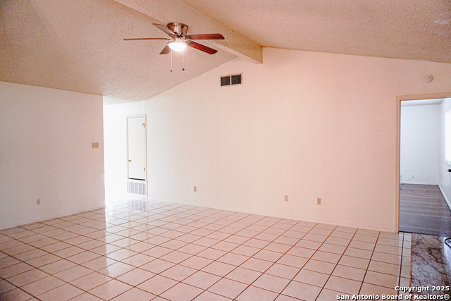 Image 3 of 13 For 189 Meadowland