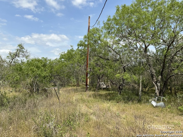 Listing photo id 2 for 1066 Robertson Road