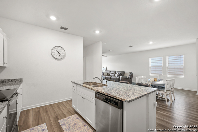 Listing photo id 11 for 12855 Cygnus