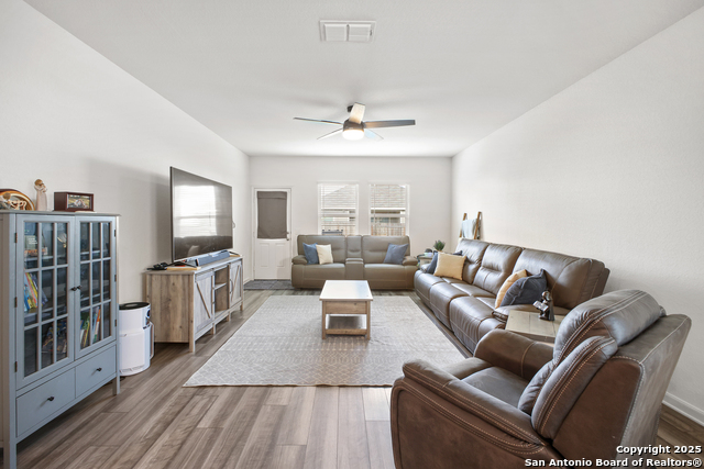 Listing photo id 12 for 12855 Cygnus