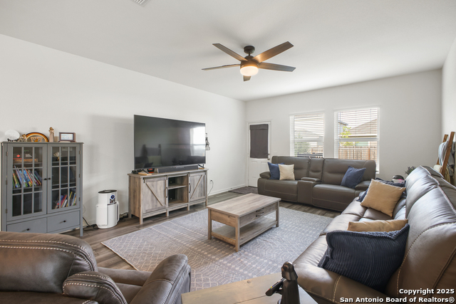 Listing photo id 13 for 12855 Cygnus