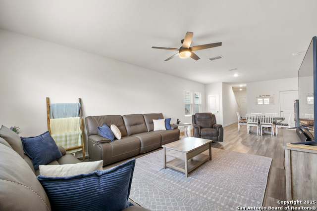 Listing photo id 15 for 12855 Cygnus