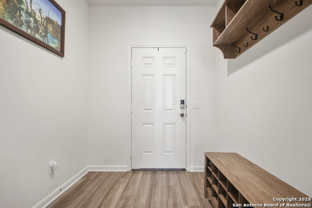 Listing photo id 18 for 12855 Cygnus