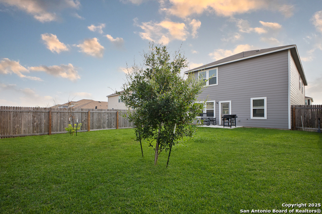 Listing photo id 33 for 12855 Cygnus