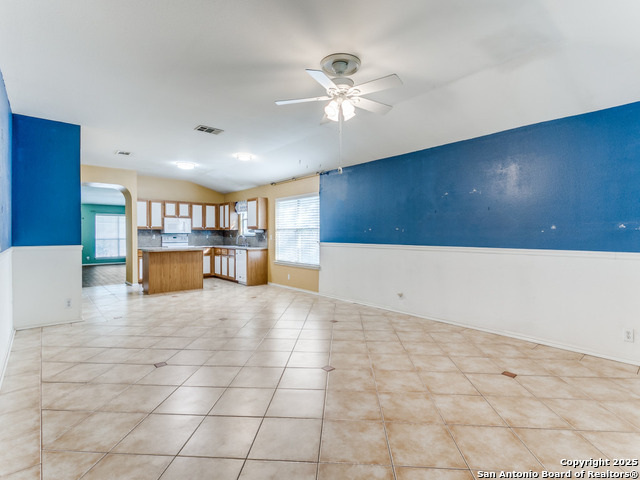Image 12 of 32 For 14342 Markham Ln