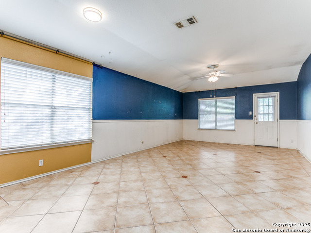 Image 16 of 32 For 14342 Markham Ln