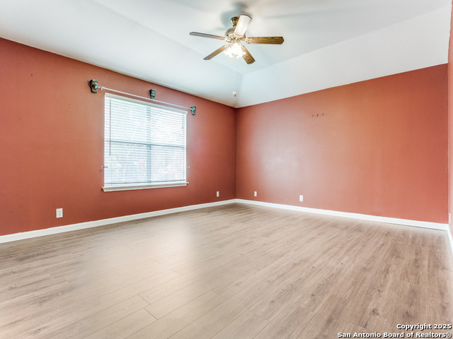 Image 17 of 32 For 14342 Markham Ln
