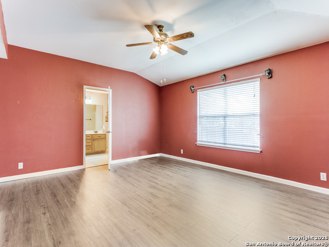 Image 18 of 32 For 14342 Markham Ln