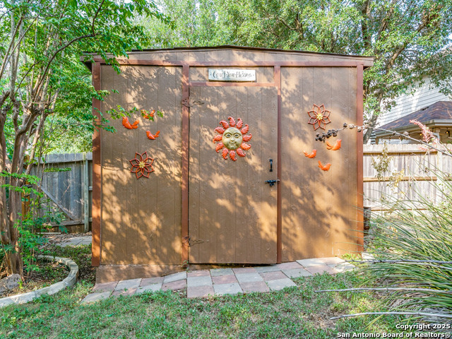 Image 30 of 32 For 14342 Markham Ln