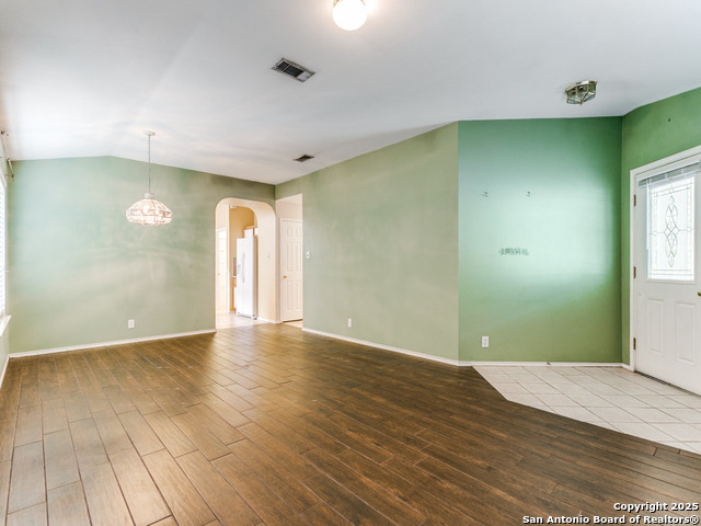 Image 4 of 32 For 14342 Markham Ln