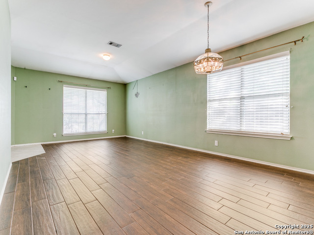 Image 5 of 32 For 14342 Markham Ln