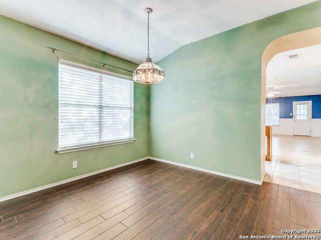 Image 6 of 32 For 14342 Markham Ln