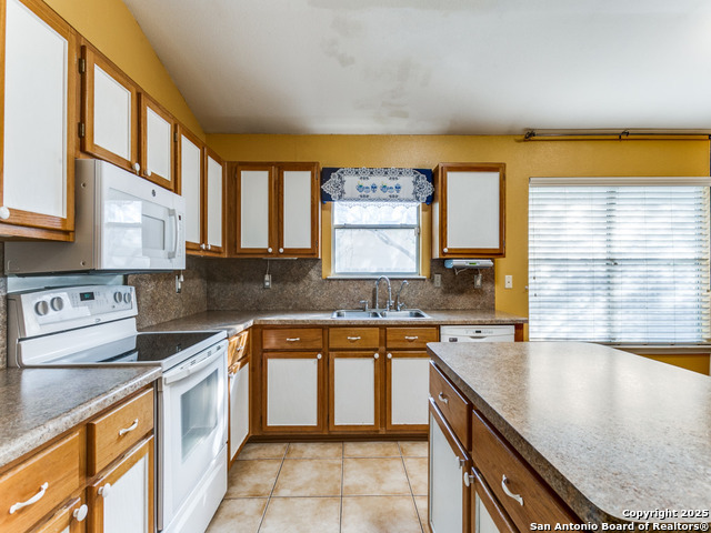 Image 8 of 32 For 14342 Markham Ln