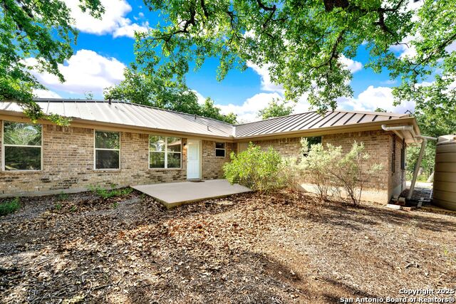 Listing photo id 10 for 847 Orchard Park