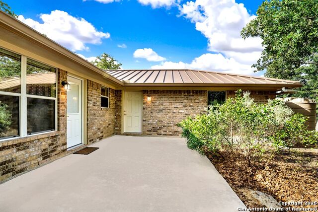 Listing photo id 11 for 847 Orchard Park
