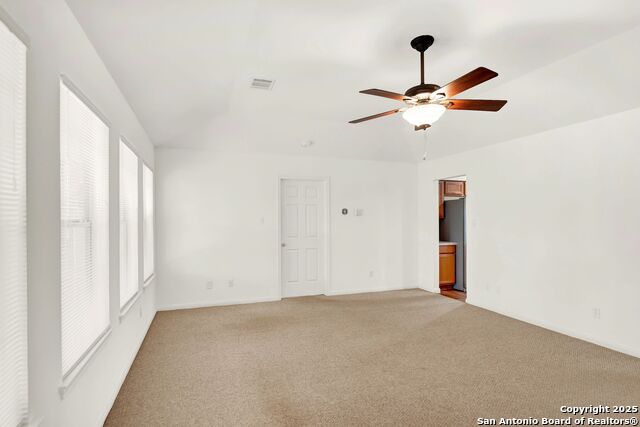 Listing photo id 14 for 847 Orchard Park