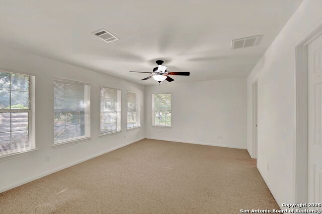 Listing photo id 17 for 847 Orchard Park