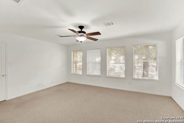 Listing photo id 18 for 847 Orchard Park