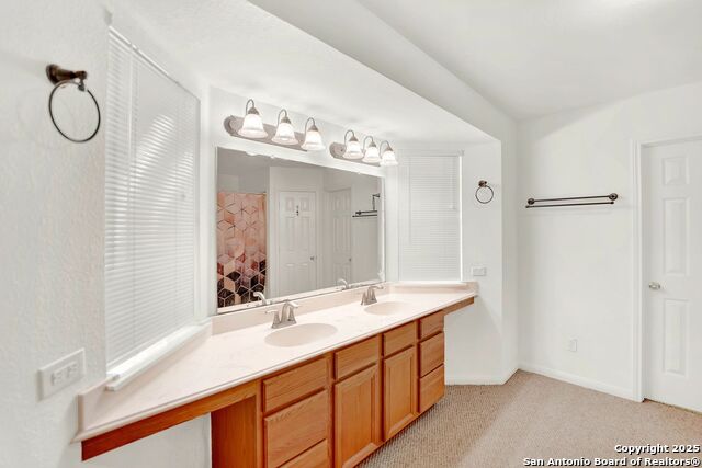 Listing photo id 19 for 847 Orchard Park