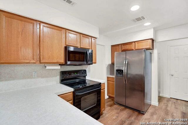 Listing photo id 22 for 847 Orchard Park