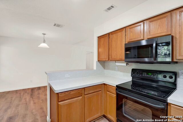Listing photo id 23 for 847 Orchard Park