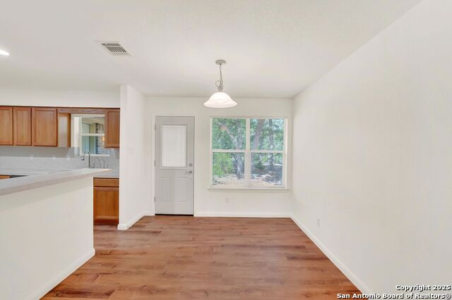 Listing photo id 26 for 847 Orchard Park