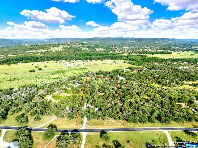Listing photo id 30 for 847 Orchard Park