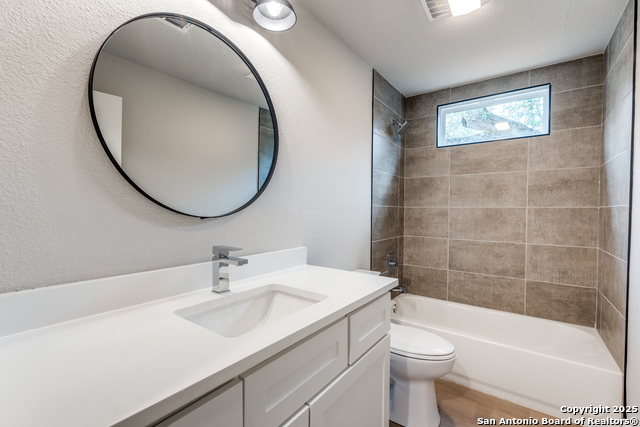 Image 13 of 29 For 1071 Diamondhead Dr