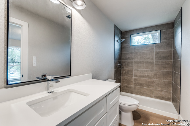 Image 18 of 29 For 1071 Diamondhead Dr