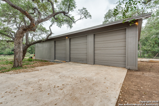 Image 19 of 29 For 1071 Diamondhead Dr