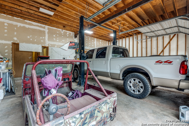 Image 21 of 29 For 1071 Diamondhead Dr