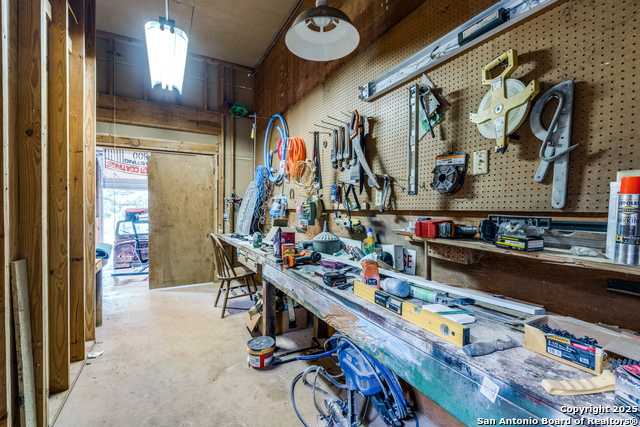 Image 23 of 29 For 1071 Diamondhead Dr