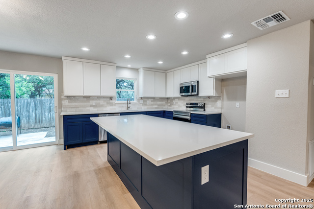 Image 7 of 29 For 1071 Diamondhead Dr
