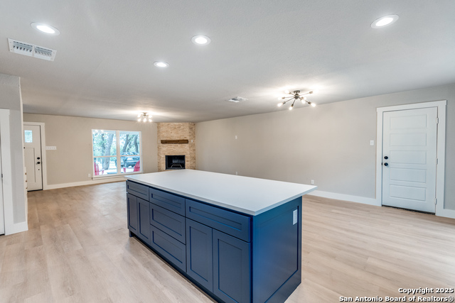 Image 9 of 29 For 1071 Diamondhead Dr